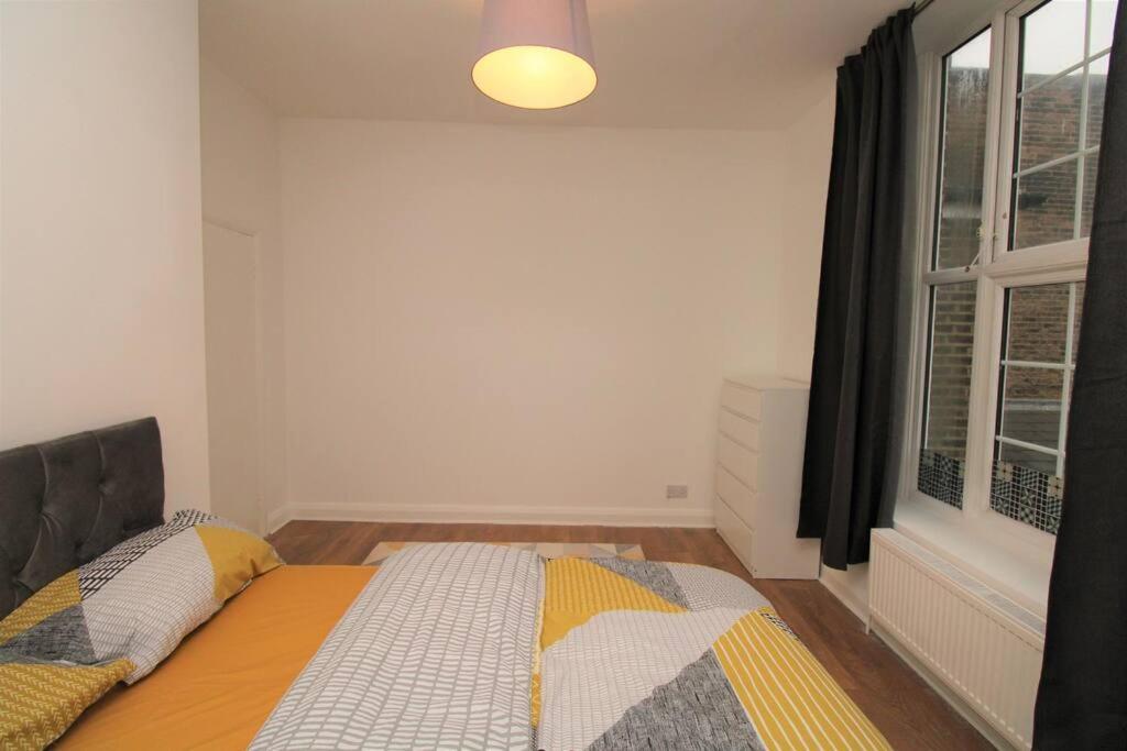 런던 Ideal 2 Bed Flat Close To City 아파트 외부 사진